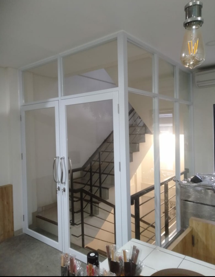Pintu Dan Partisi Almunium