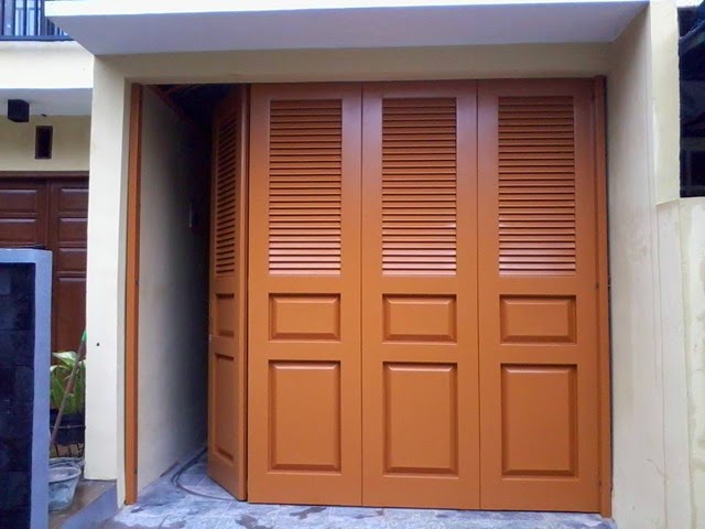 Rolling door